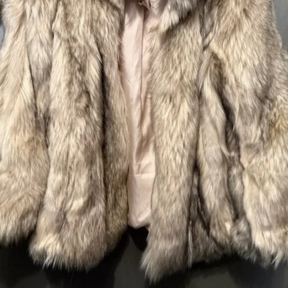 1970s Retro Vintage Inspired 'Leah' Faux Rabbit Fur Coat - Picture 7 of 16